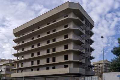 Bari, i "palazzi dei Bottalico": il complesso mai ultimato che giace da pi� di 40 anni a Carrassi